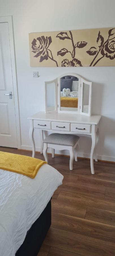 Silverburn New House With Free Parking And Nice Garden Glasgow Zewnętrze zdjęcie